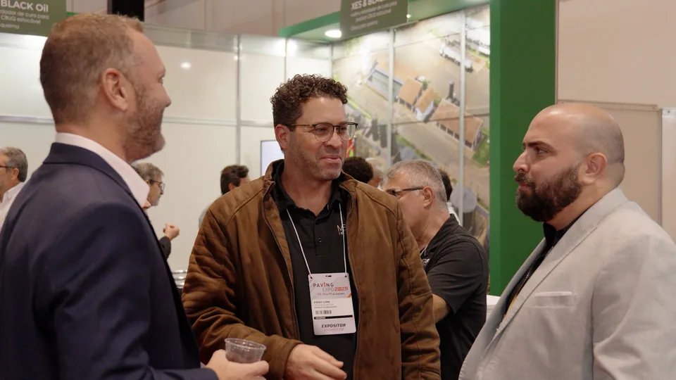 Frame do vídeo Paving Expo 2025, MetaFLO — feira e congresso