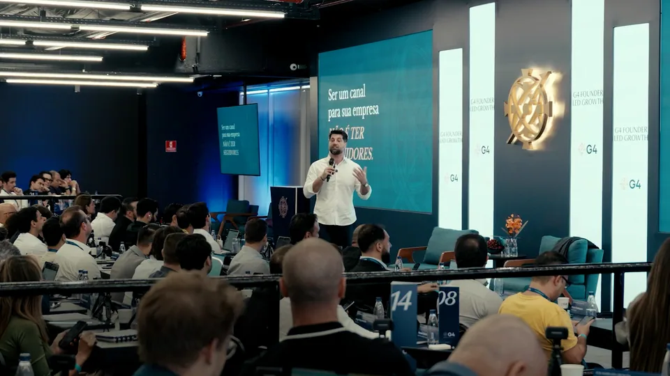 Frame do vídeo Founder Led Growth, G4 — evento próprio