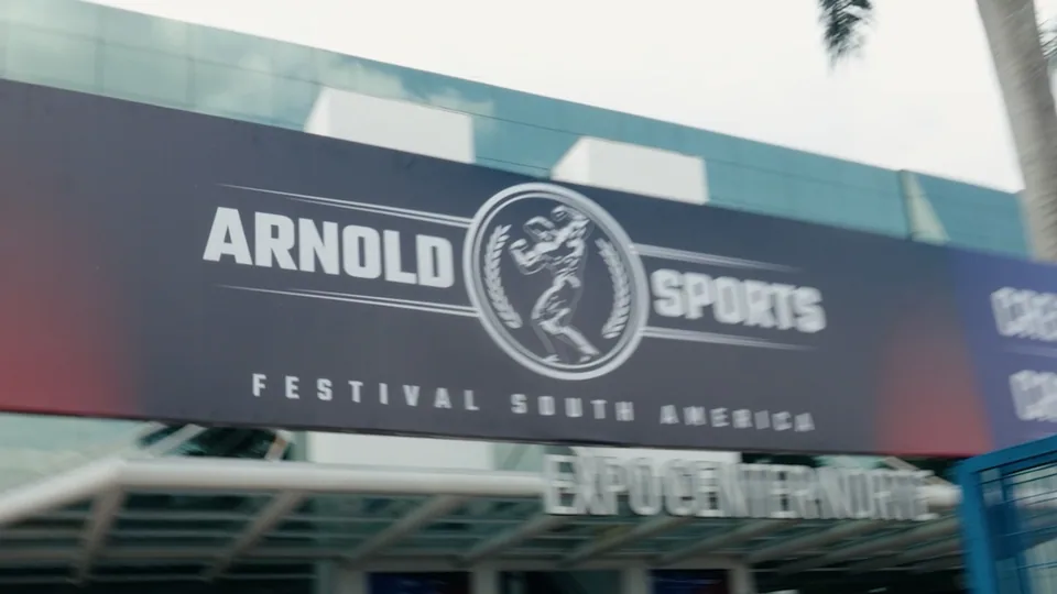 Frame do vídeo Arnold Sports Festival 2026, Dobro — feira e congresso